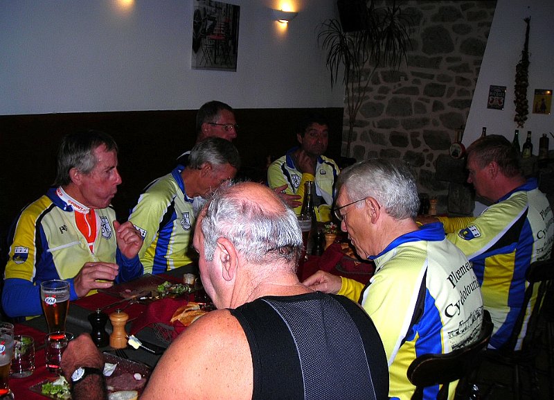 2011-09-22 13 Carnac L Estaminet Le velo ca creuse.JPG
